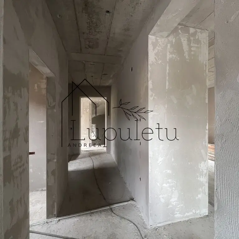Proprietate unică D+P+E+M, Complet Renovată în 2025 | V.Aaron |