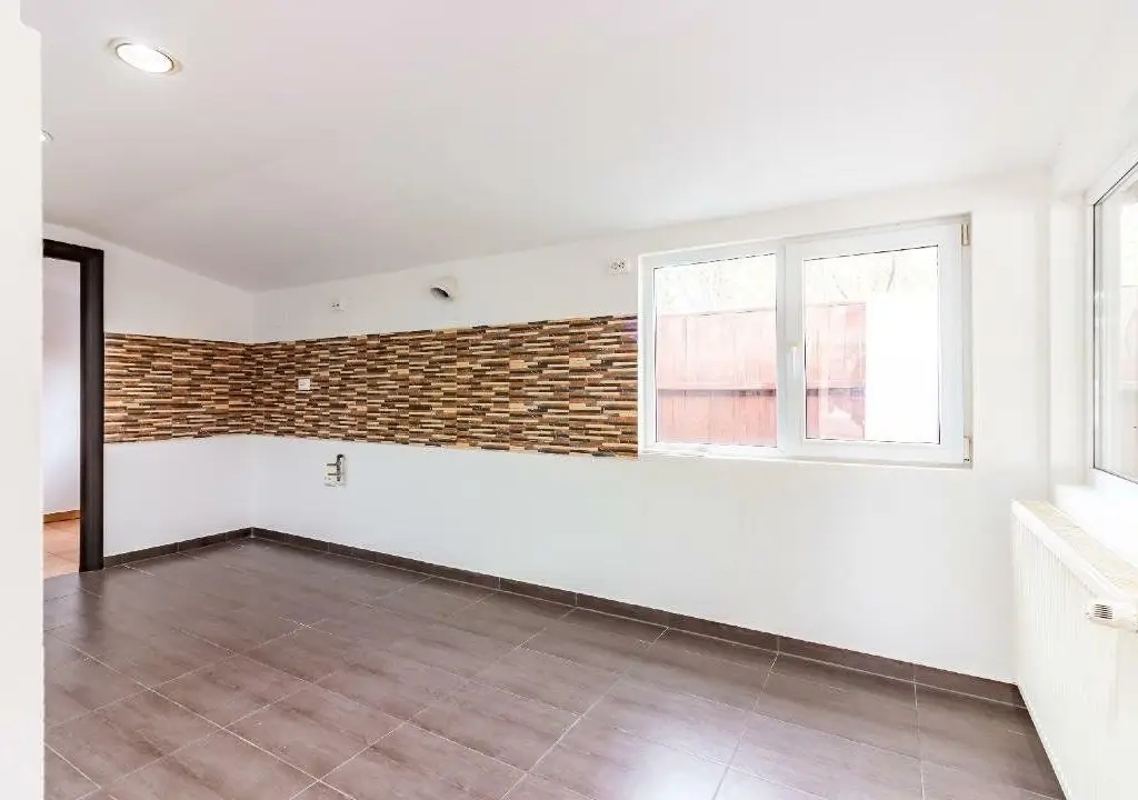Casa individuala sector 5, strada dantelei, 500 m2 curte