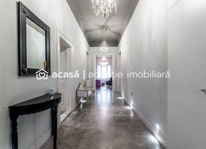 Apartament spatios cu 3 camere de LUX pe Metianu Comision 0