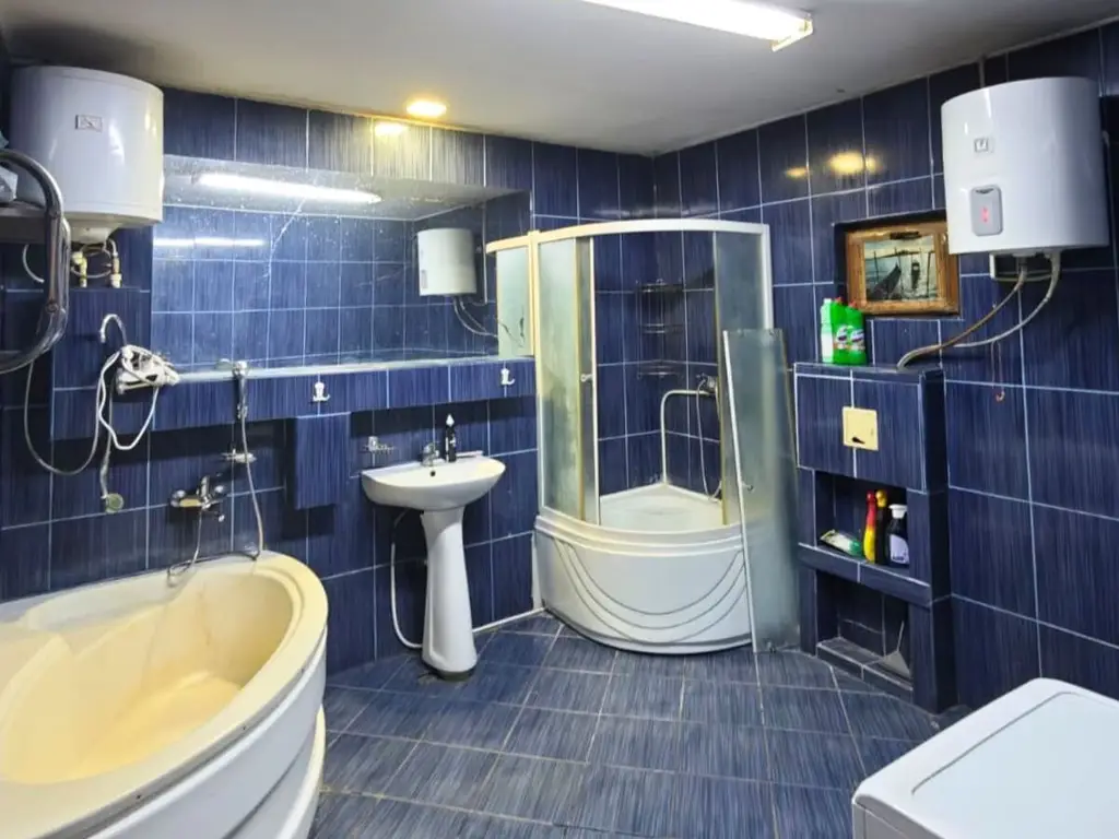 Se oferă spre vânzare casă 3 camere individuală la curte zona Salaj