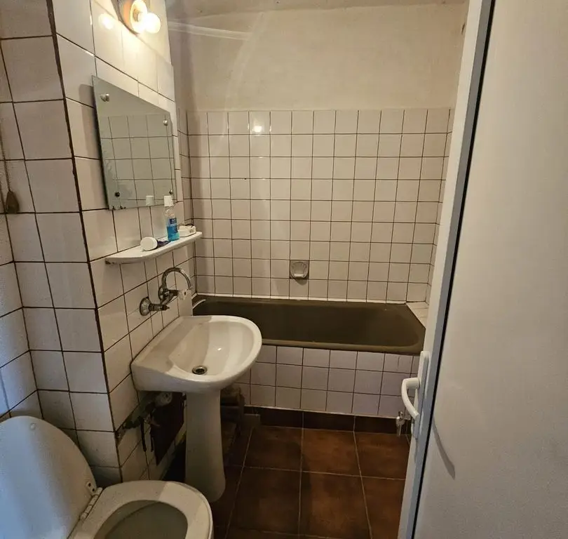 Apartament 3 camere, Ultracentral, Costesti