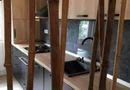 BRASADAS închiriază ap 3 cam etaj 3/10 langa metrou Gorjului