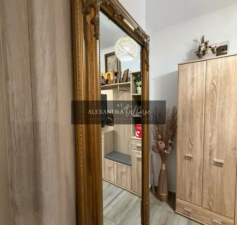 Apartament 3 camere, curte, boxa, parcare, Sub Cetate