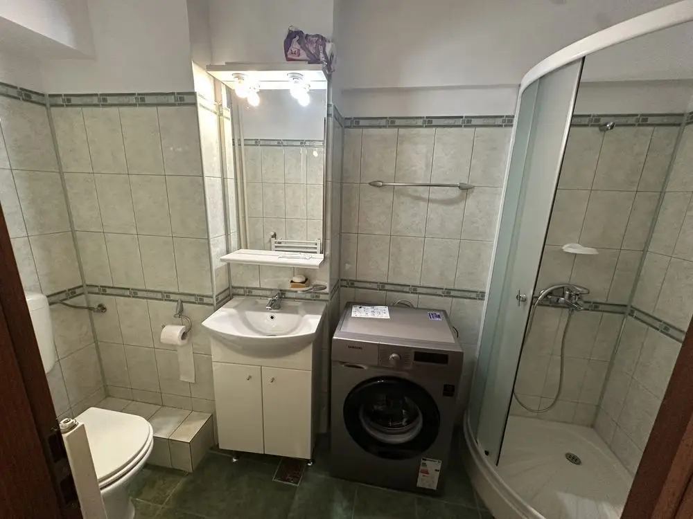 Vand aparatament 3 camere decomandat bdul Unirii, fantani