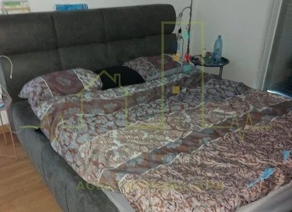 Apartament pe 3 nivele. Terasa 30 mp. 2 Balcoane. 2 Bai. Gradina