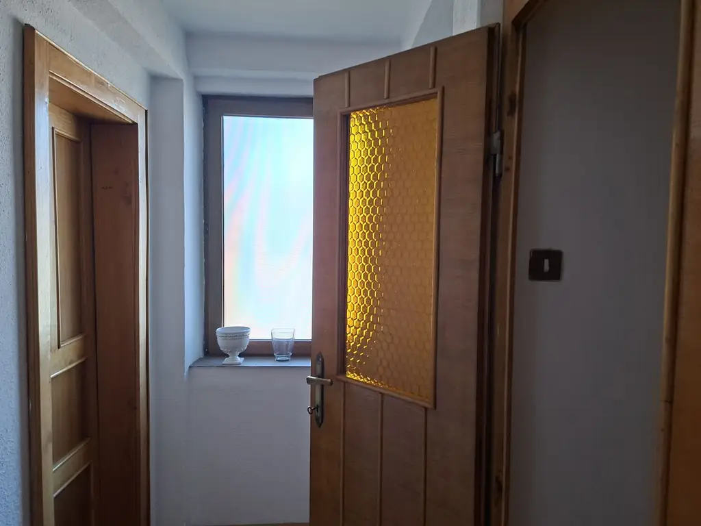 BRASADAS vinde casa individuala cu 7 camere in CENTRU.