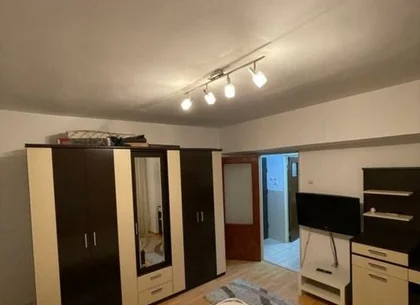 Particular închiriez Garsonieră dublă 420€ Mega mall