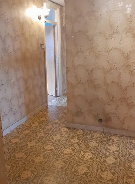 De vanzare ap 4 camere decomandat blv.Dacia