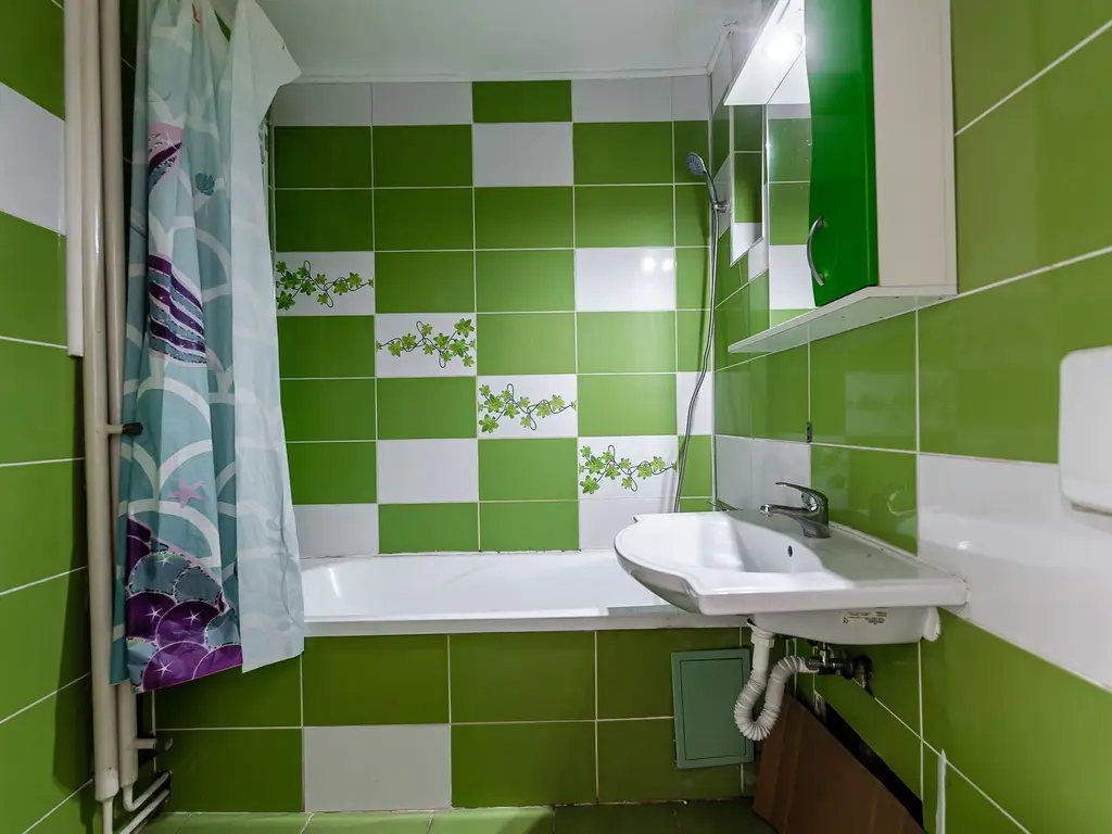VÂNDUT! Apartament 2 Camere, Etajul 1, Piața mică, Arad