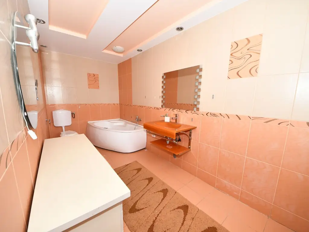 Vila spatioasa, pretabil pentru locuit/clinica, zona Micro 17 – Galati