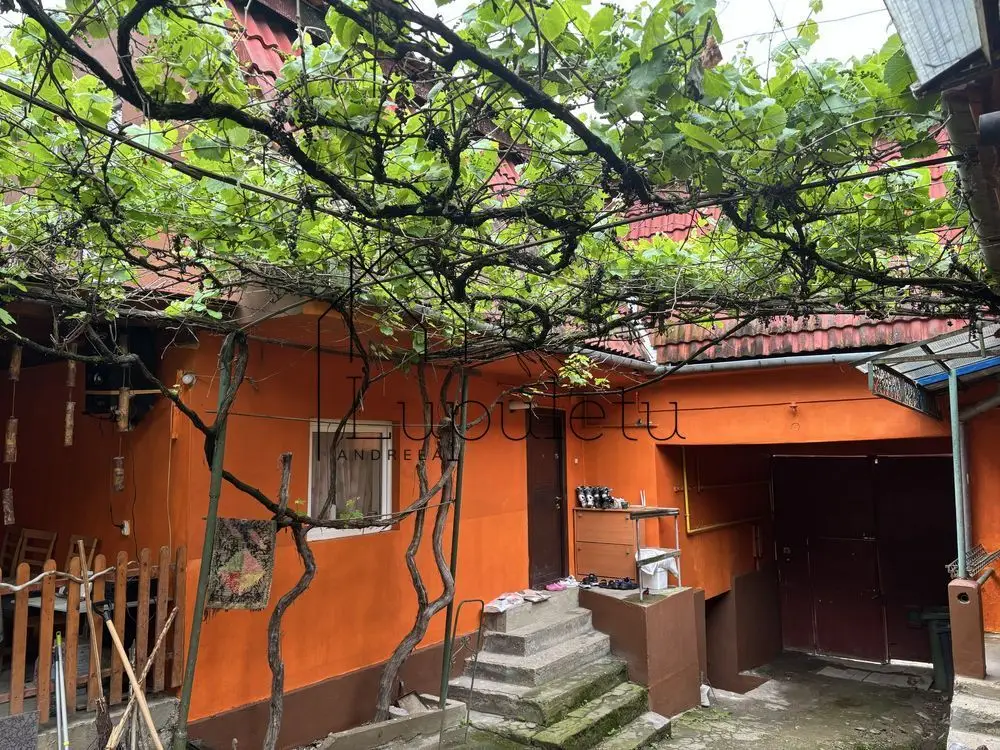 Casă de Vânzare în Bungard | 150 MPU | 2 Corpuri de Clădire
