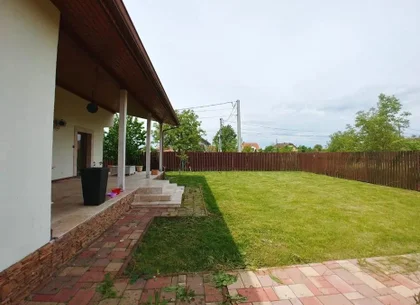 Ag EUROPA vinde casa NOUA individuala 5 cam. in Lazuri cu teren 7 ari.