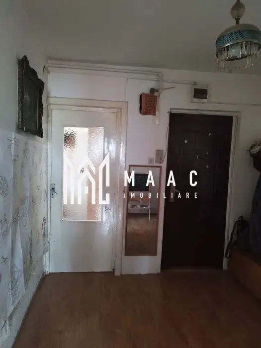 Apartament 3 camere | Balcon | Pivnita | 70MP | Vasile Aaron