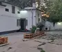 Casă de vânzare !! 3 camere, 2 băi, 3 dresinguri, cameră tehnică, pivniță, 2 garaje