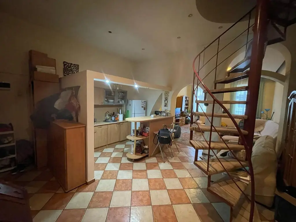 Apartament ultracentral, str V. Alecsandri, 110 mp utili. 174 900 E