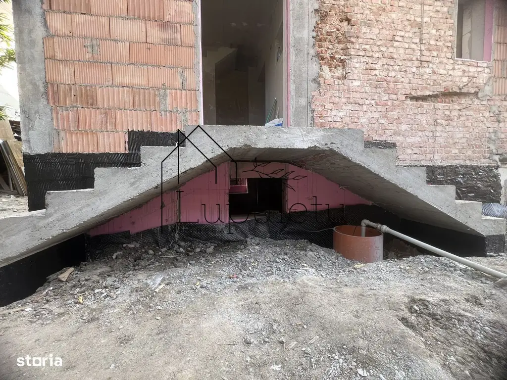 Proprietate unică D+P+E+M, Complet Renovată în 2025 | V.Aaron |