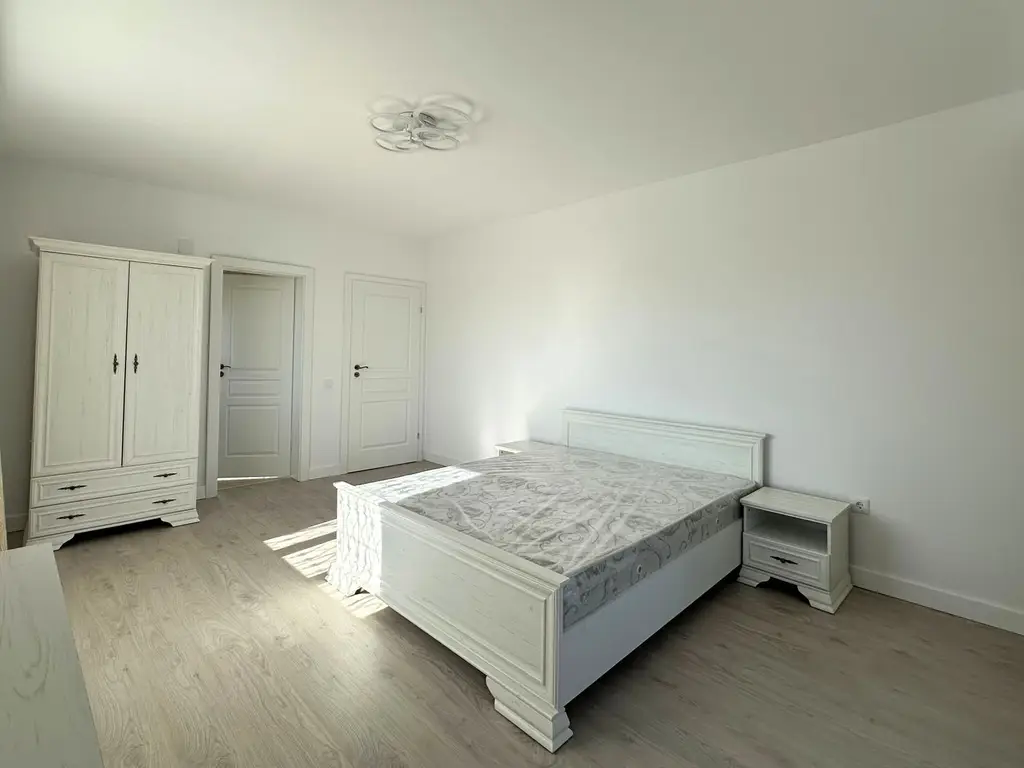 Vânzare casă 5 camere nouă elegantă și spațioasă în Hărman