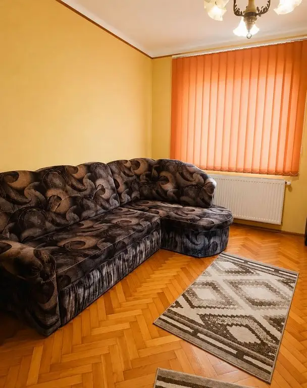 Casă individuală, teren generos de 1.348mp, poziție centrală, Giarmata