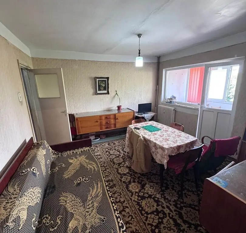 Apartament 3 camere de vânzare – Zona Pieței Centrale