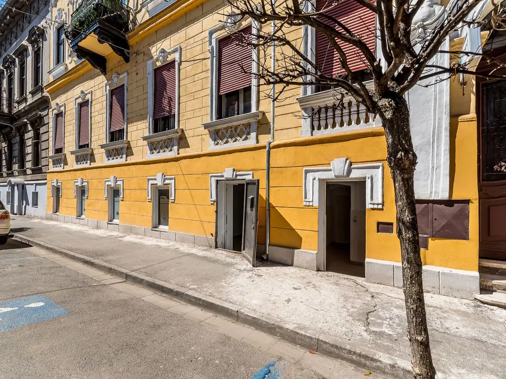 Spațiu comercial cu acces stradal, pe b-dul Decebal, ideal investiție