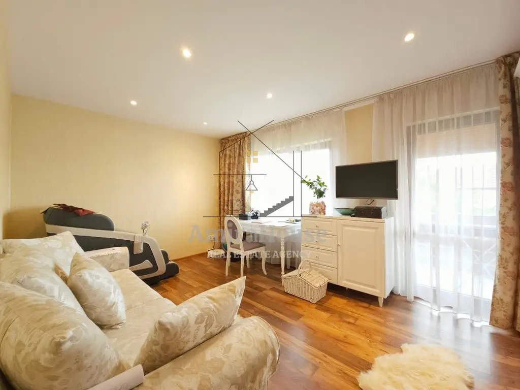 Casa individuala 5 camere, teren 600 mp, finisata, 167 mp utili zona str Oasului