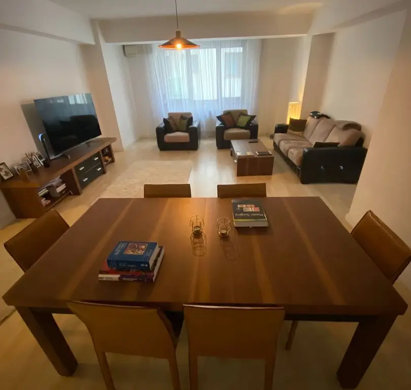 Inchiriere apartament 3 camere zona Mall Vitan