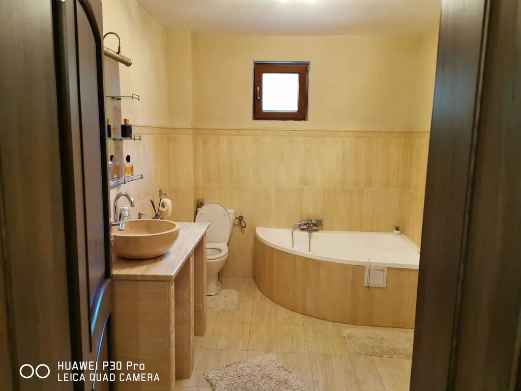 Ag EUROPA vinde casa NOUA 350mp în Odoreu cu 6 cam teren 9ari.