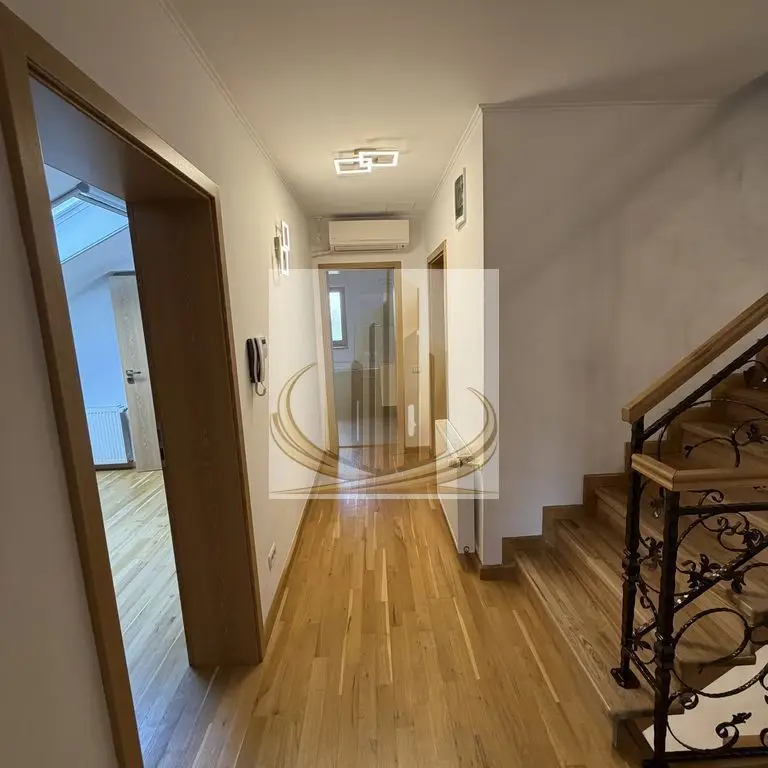 Duplex complet renovat | 154 mp | Panouri fotovoltaice | Dumbravita