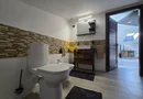 Casă modernă de vânzare, curte, 6 camere, parcare, Zona Vivo, Florești