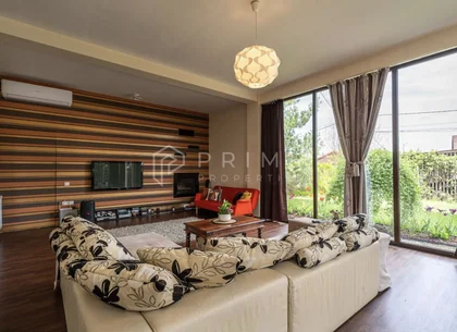 Vilă cu design și dotări deosebite de vânzare