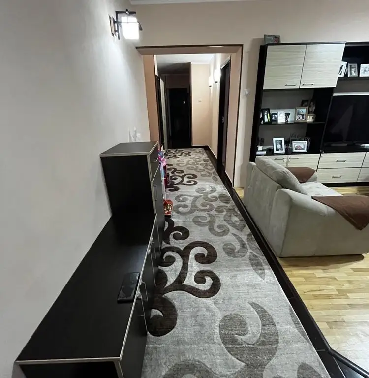 Vand apartament 4 camere
