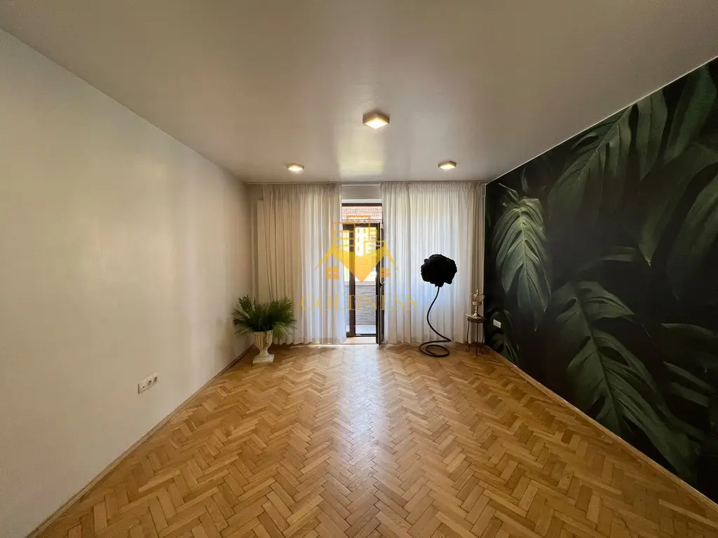 Spatiu birou/aparatament, 3 camere, decomandate, Eroilor Zona Teatru
