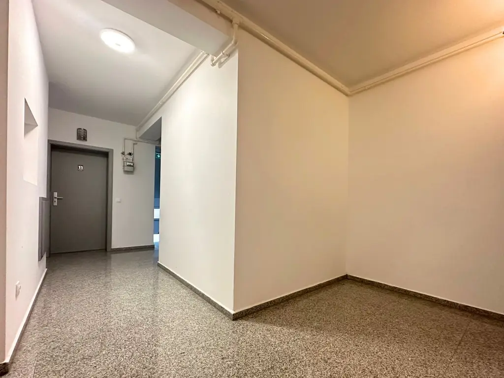 VÂNZARE APARTAMENT 2,5 CAMERE  NOU NELOCUIT