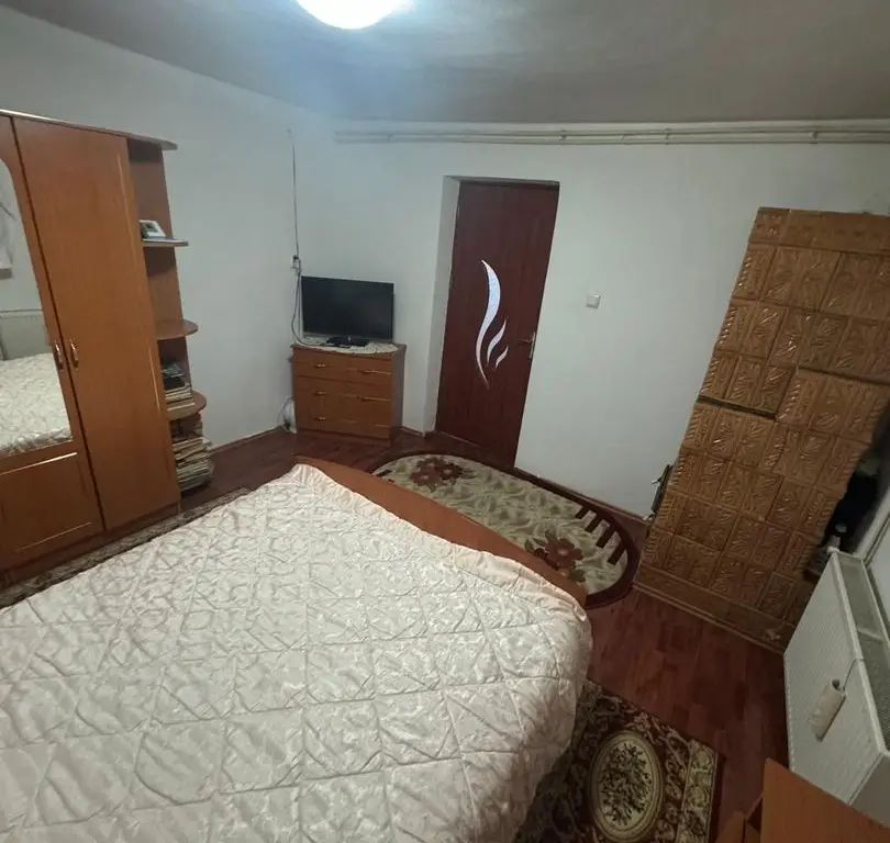 Casă de vânzare pe strada Sabarului