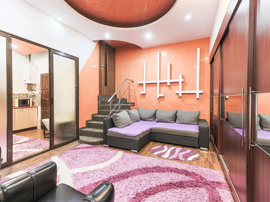 Apartament cu 2 camere la curte comună, pe str. Barabas Bela
