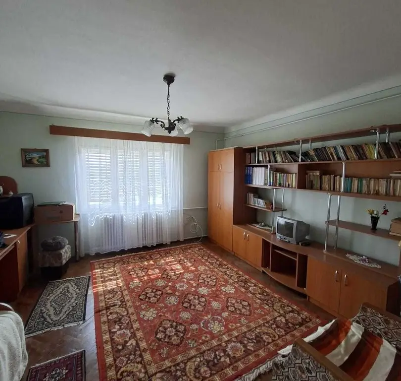 BRASADAS vinde casa cu etaj in zona Bercu Rosu.