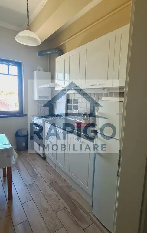 De închiriat apartament 2 camere – Dumbrăvița (la intrare)