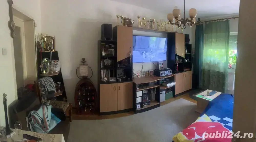 BRASADAS vinde ap 3 cam etaj 1/4 Careiului.