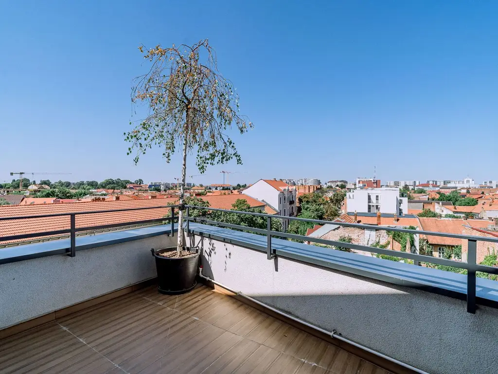 Penthouse 4 camere, ultracentral, Oradea. 800 000 E. Comision 0