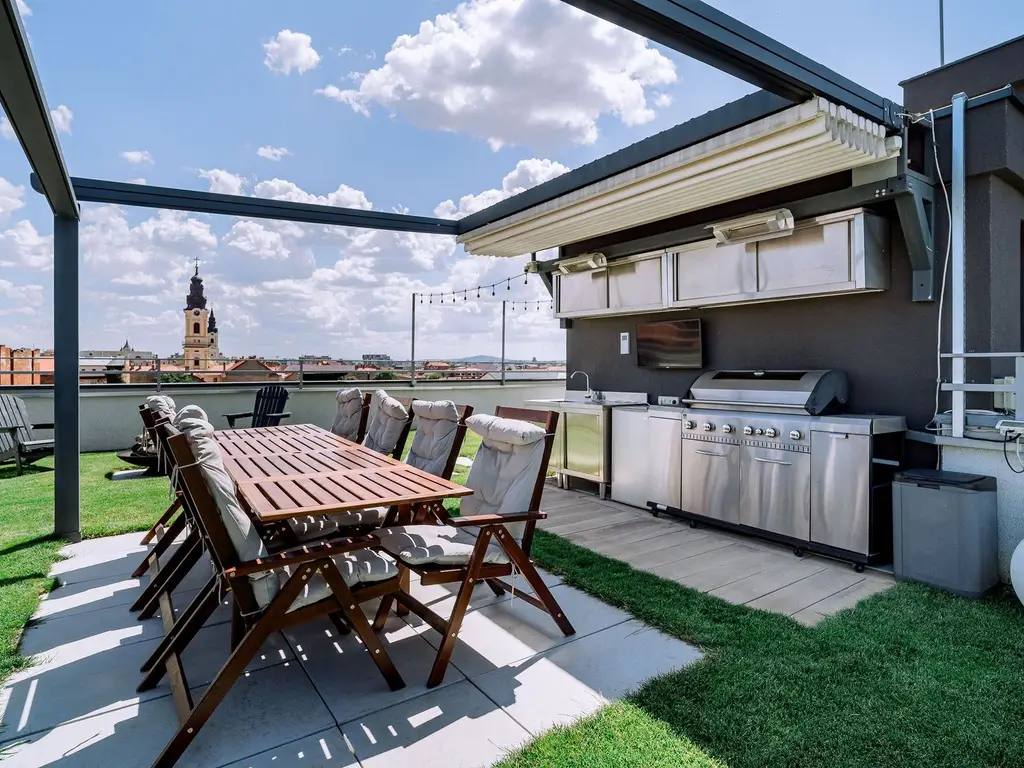 Penthouse 4 camere, ultracentral, Oradea. 800 000 E. Comision 0