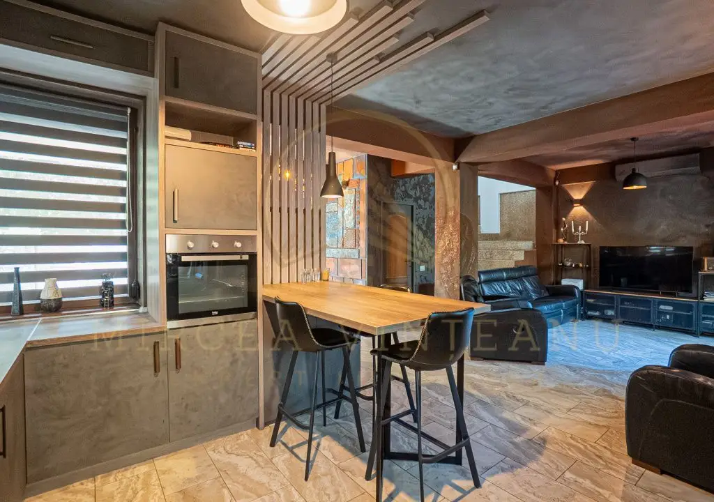 Casa P+1E de vanzare in Mamaia - Tabara Navodari