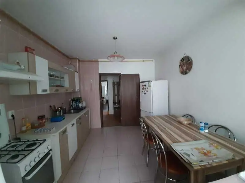 Vand apartament 3 camere, decomandat, Popesti-Leordeni