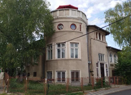 BRASADAS vinde casa cu 14 camere in Iasi zona CENTRALA.