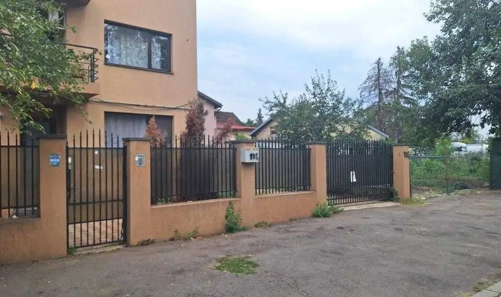 Proprietar inchiriez Vila P+2,din 2012,suprafata 345 mp, DAMAROAIA,S1