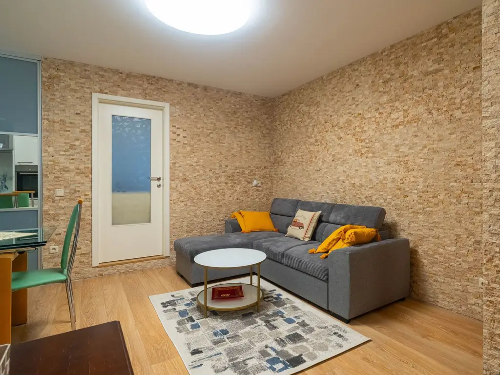 Apartament 2 camere cu lift și cheltuieli mici