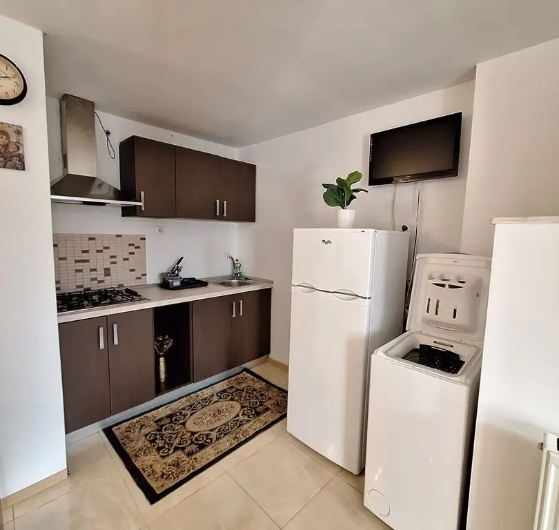 Inchiriere apartament la casa, Centru Bascov
