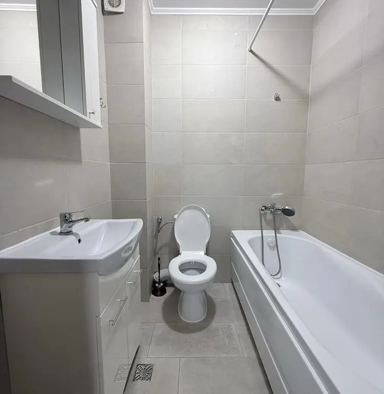 Proprietar 2 camere decomandate,bloc nou,prima inchiriere,zona Lipovei - Iulius Mall,mobilat
