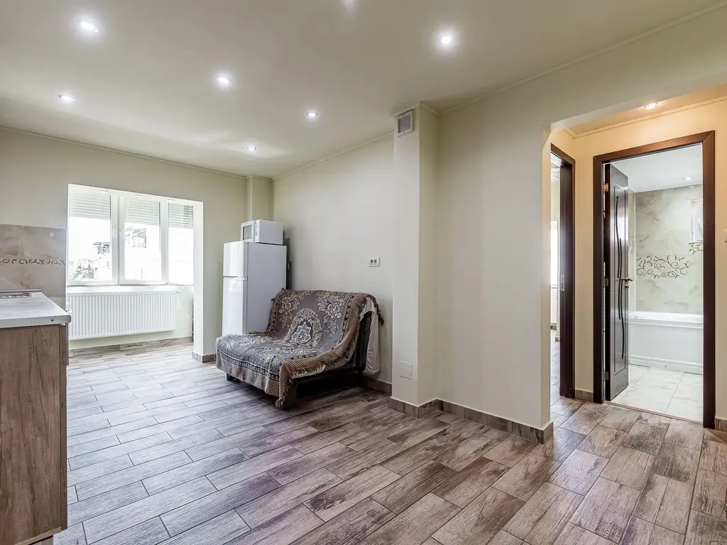 REZERVAT! Ap 2 camere, renovat, 2 balcoane. Cartier Alfa Arad