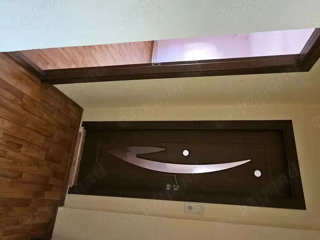 Vand ap 2 cam etaj 3/4 in Carpati II.