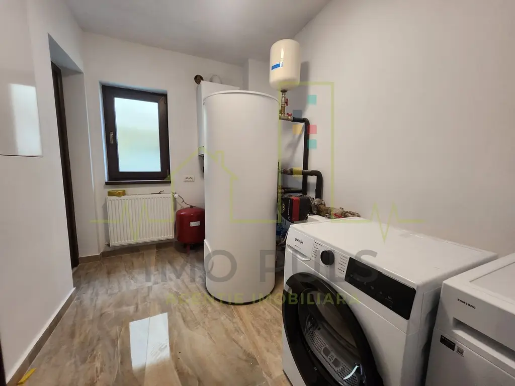 Casa Individuala. Piscina. 2 Garaje. Timisoara. Posibilitate rate